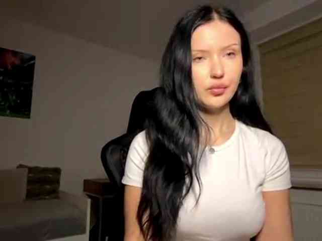 JoanFlirt webcam