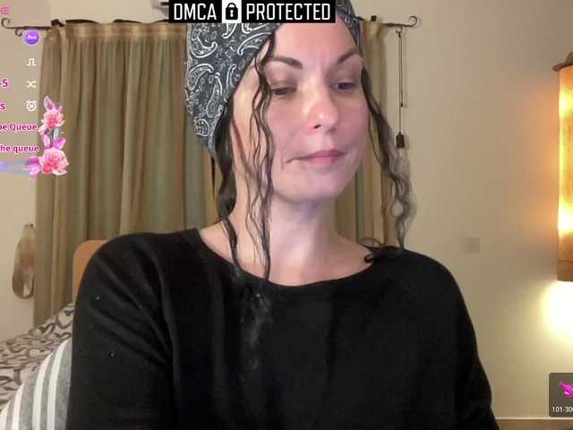LiliNewdawn live cam preview