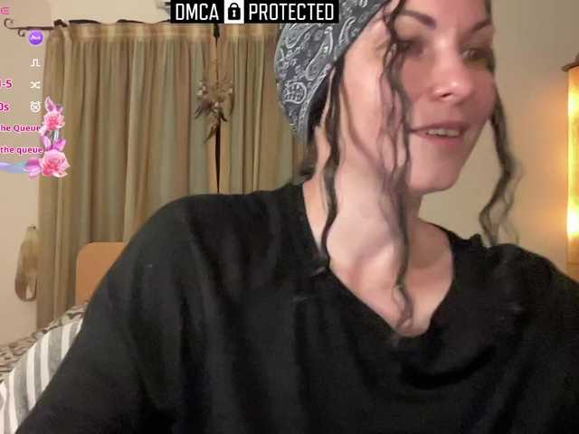 LiliNewdawn live cam preview