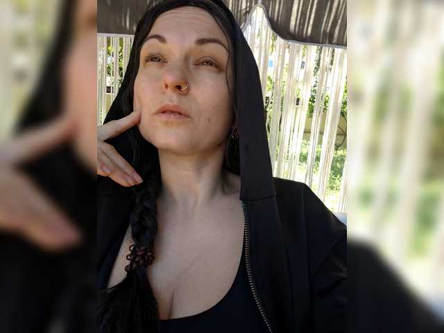 LilithNewdawn's BongaCams show and profile