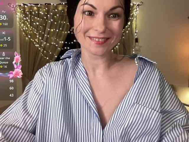 LilithNewdawn webcam