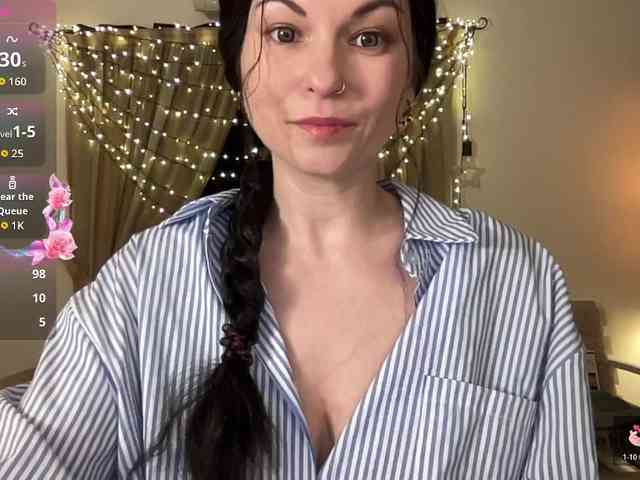 LilithNewdawn webcam