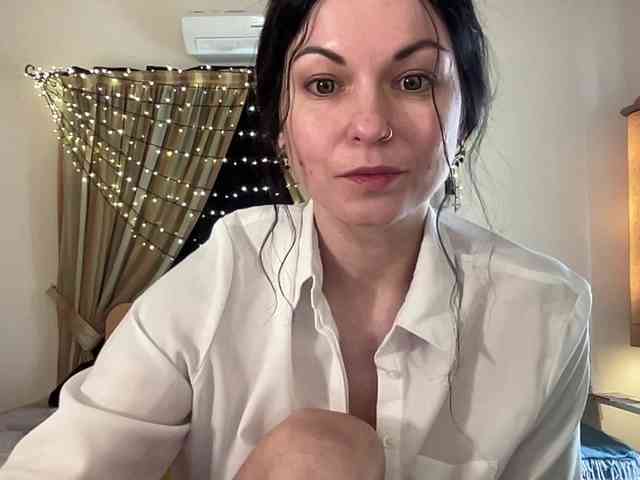 LilithNewdawn webcam