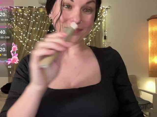 LilithNewdawn webcam