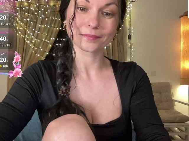 LilithNewdawn webcam