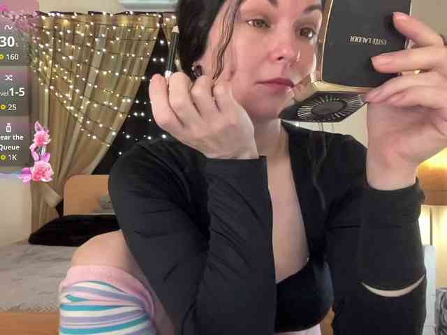 LilithNewdawn webcam