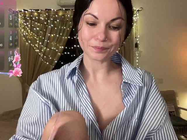 LilithNewdawn webcam