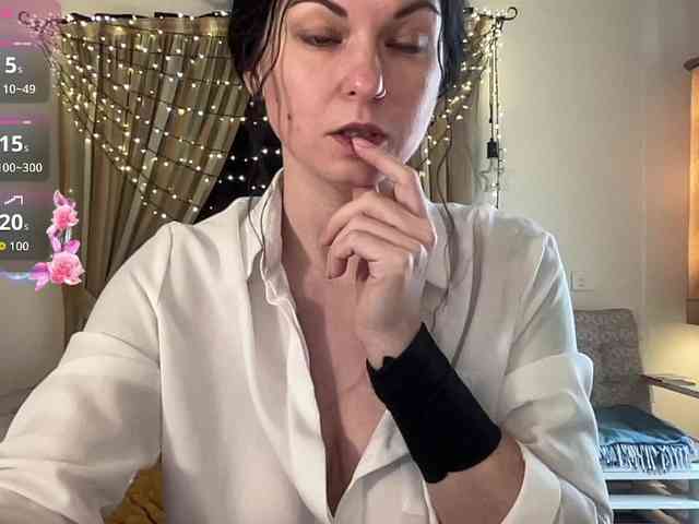 LilithNewdawn webcam