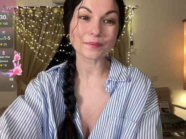 LilithNewdawn webcam