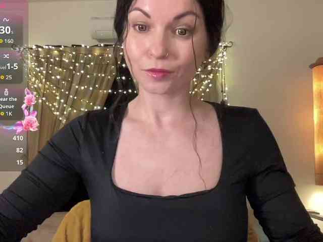 LilithNewdawn webcam