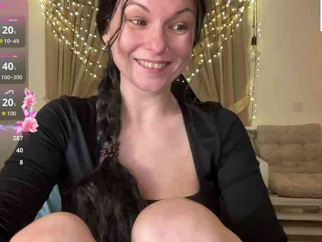 LilithNewdawn webcam