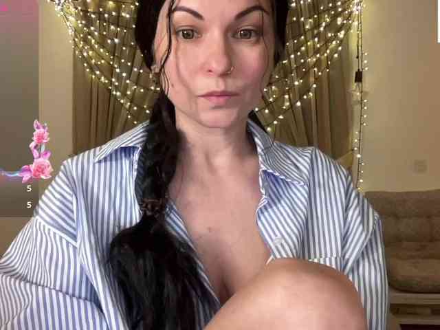 LilithNewdawn webcam