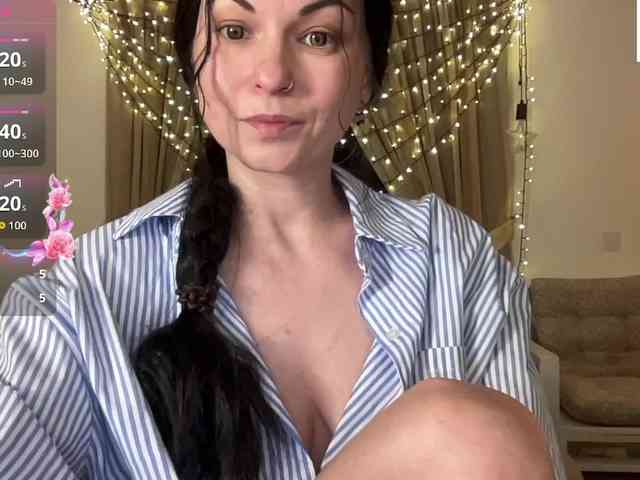 LilithNewdawn webcam