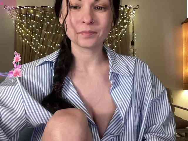 LilithNewdawn webcam