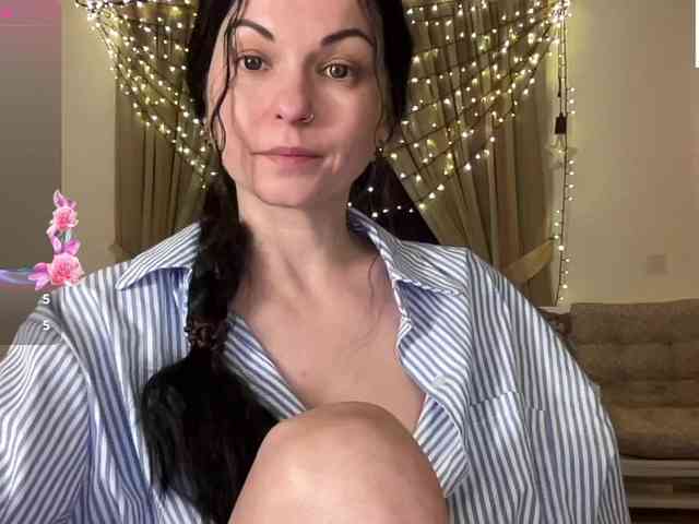 LilithNewdawn webcam