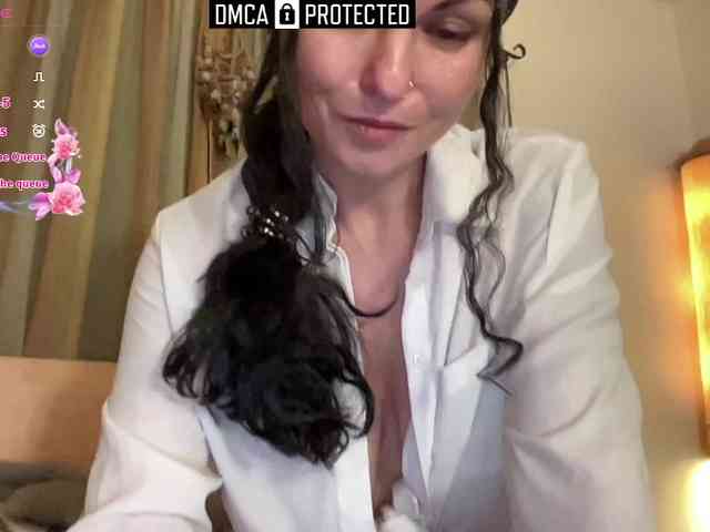 LiliNewdawn webcam