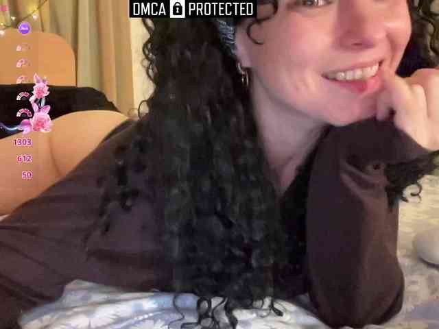 LiliNewdawn webcam