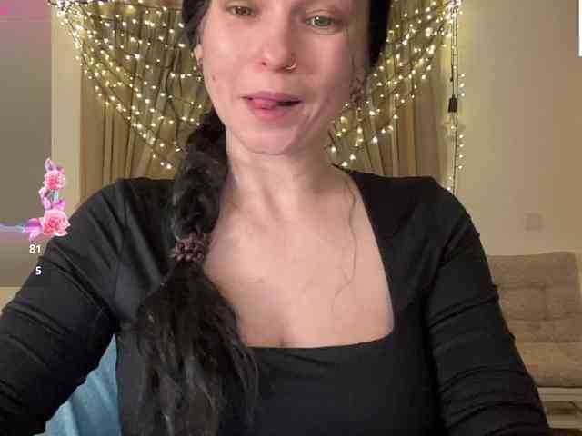 LilithNewdawn webcam