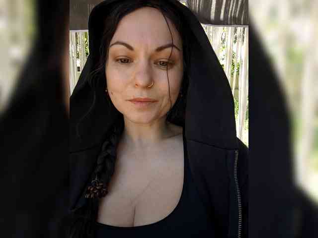 LilithNewdawn webcam