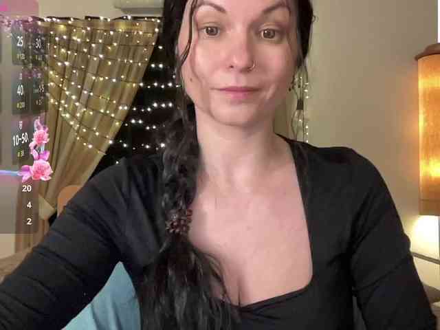 LilithNewdawn webcam