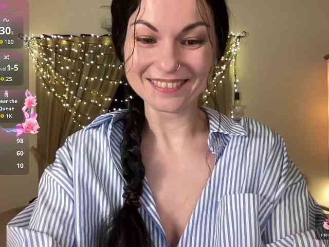 LilithNewdawn webcam