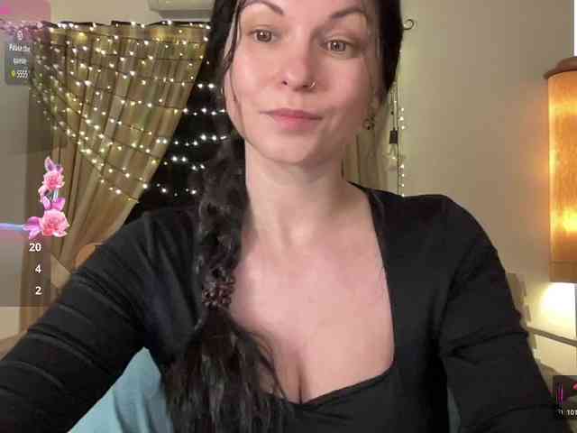 LilithNewdawn webcam