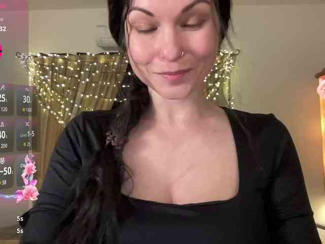 LilithNewdawn webcam