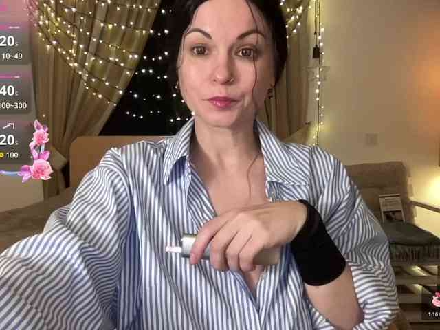 LilithNewdawn webcam