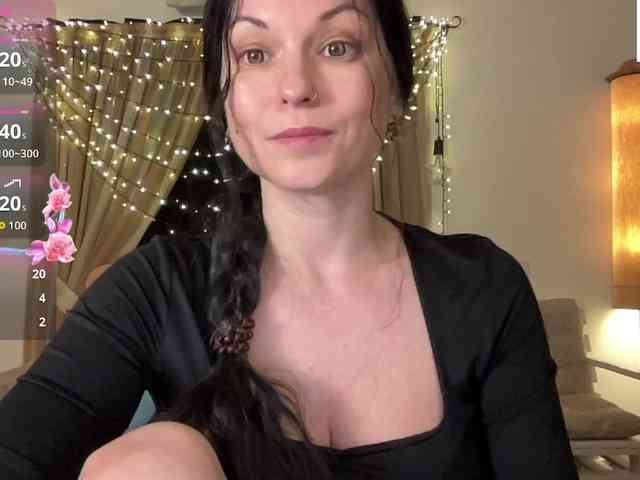 LilithNewdawn webcam