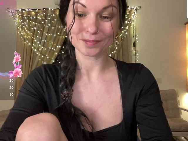 LilithNewdawn webcam