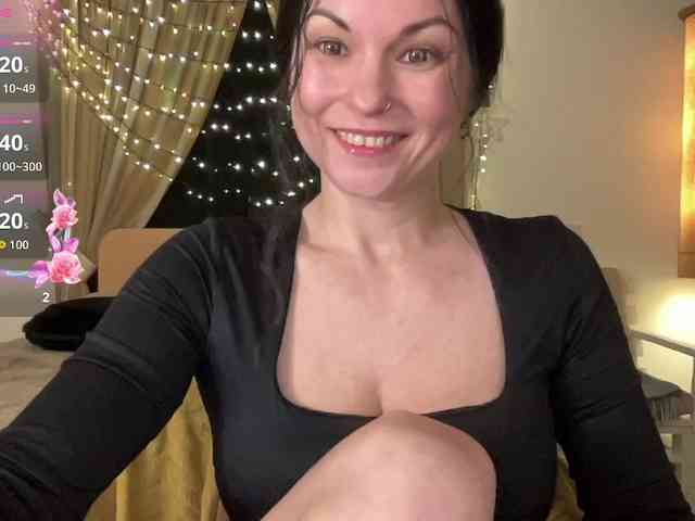 LilithNewdawn webcam