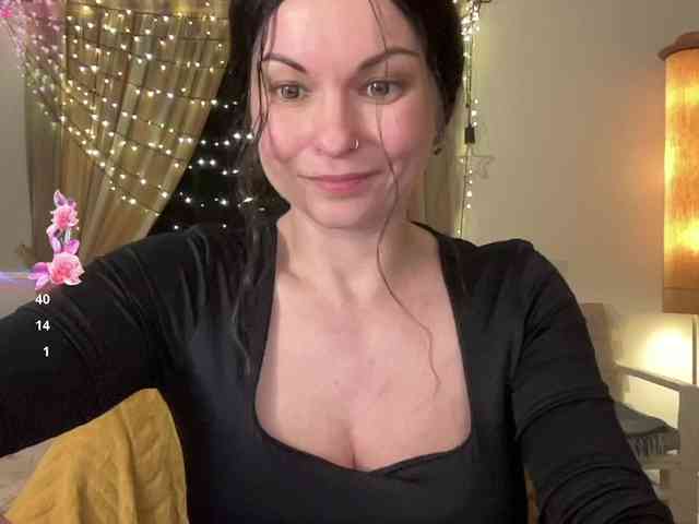 LilithNewdawn webcam