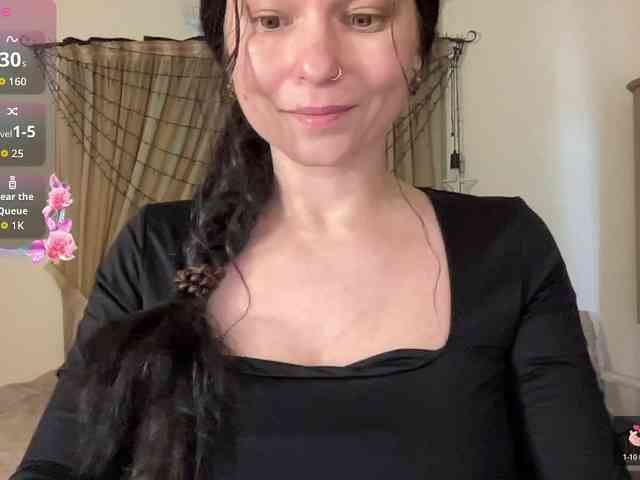 LilithNewdawn webcam