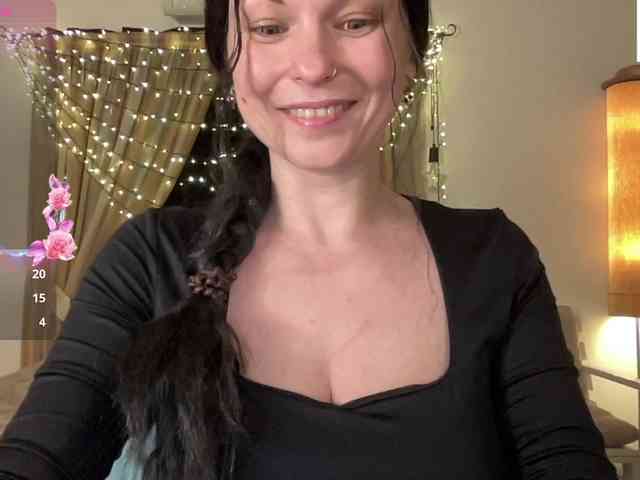 LilithNewdawn webcam