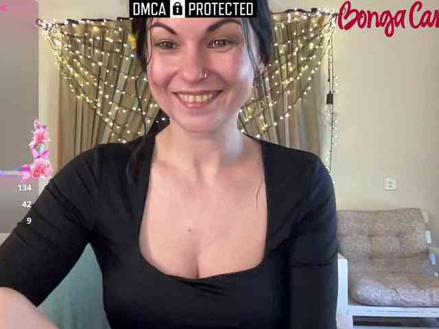 LilithNewdawn webcam