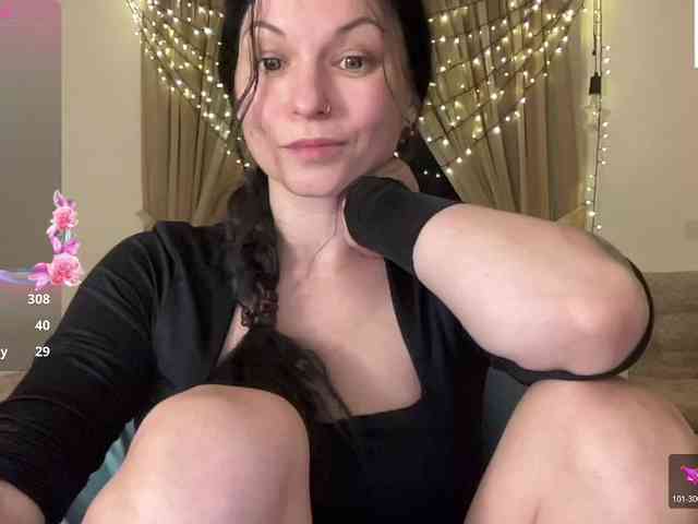 LilithNewdawn webcam