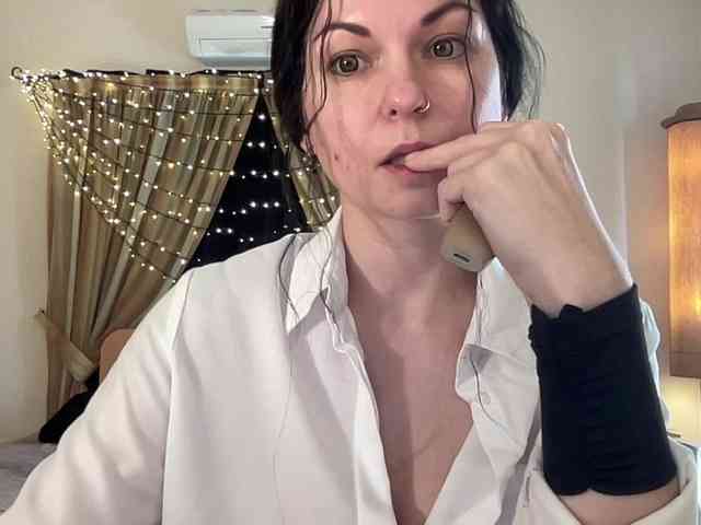 LilithNewdawn webcam