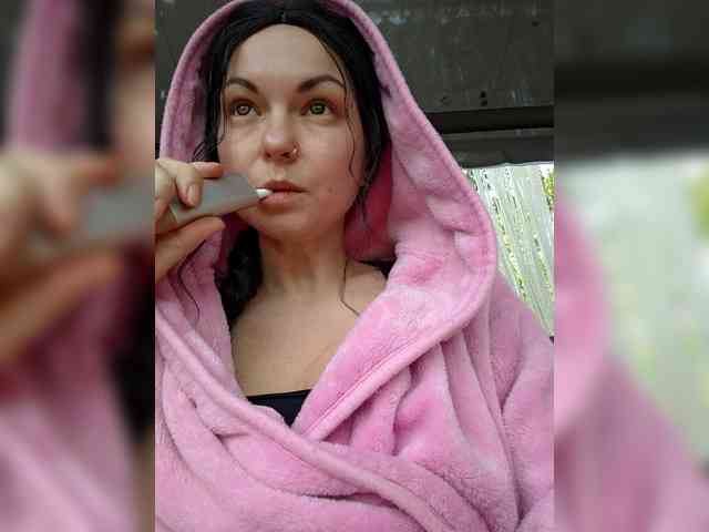 LilithNewdawn webcam