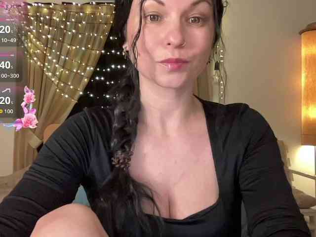 LilithNewdawn webcam