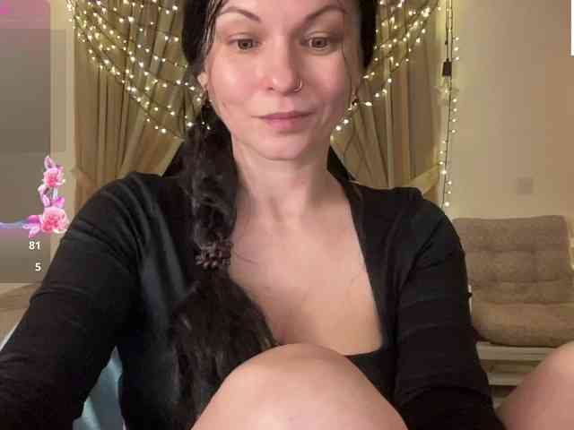 LilithNewdawn webcam