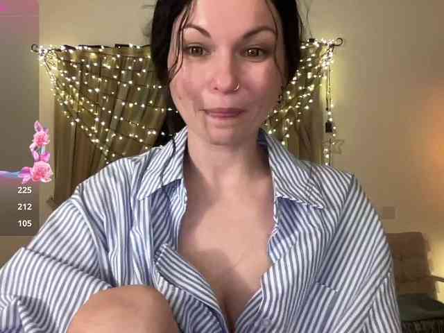 LilithNewdawn webcam