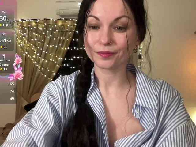 LilithNewdawn webcam