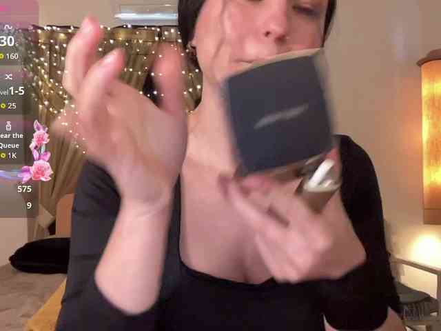 LilithNewdawn webcam