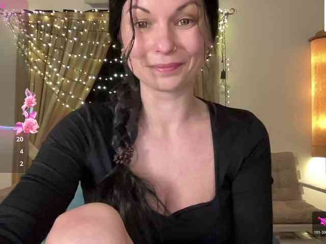 LilithNewdawn webcam