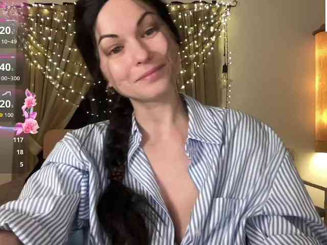 LilithNewdawn webcam