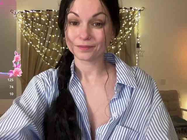 LilithNewdawn webcam