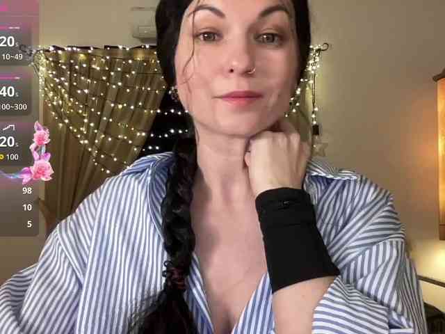 LilithNewdawn webcam