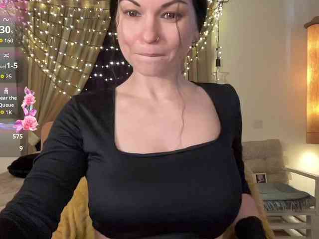 LilithNewdawn webcam