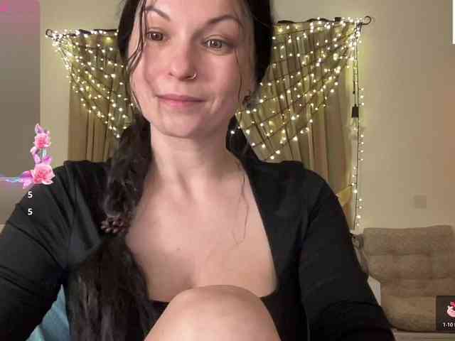 LilithNewdawn webcam