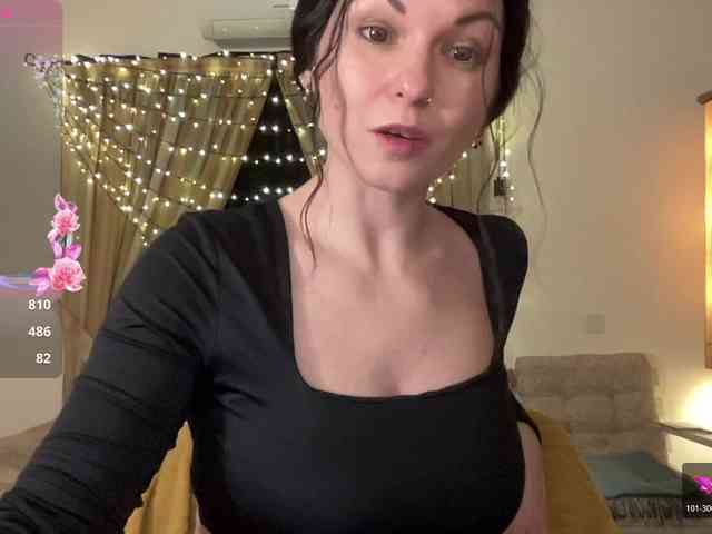 LilithNewdawn webcam